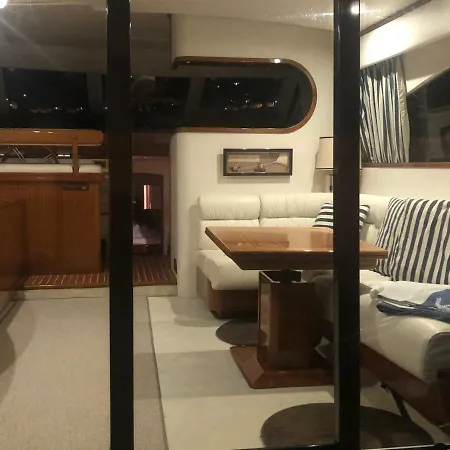 Yacht Summertime 3 Bedrooms Bateau-hôtel